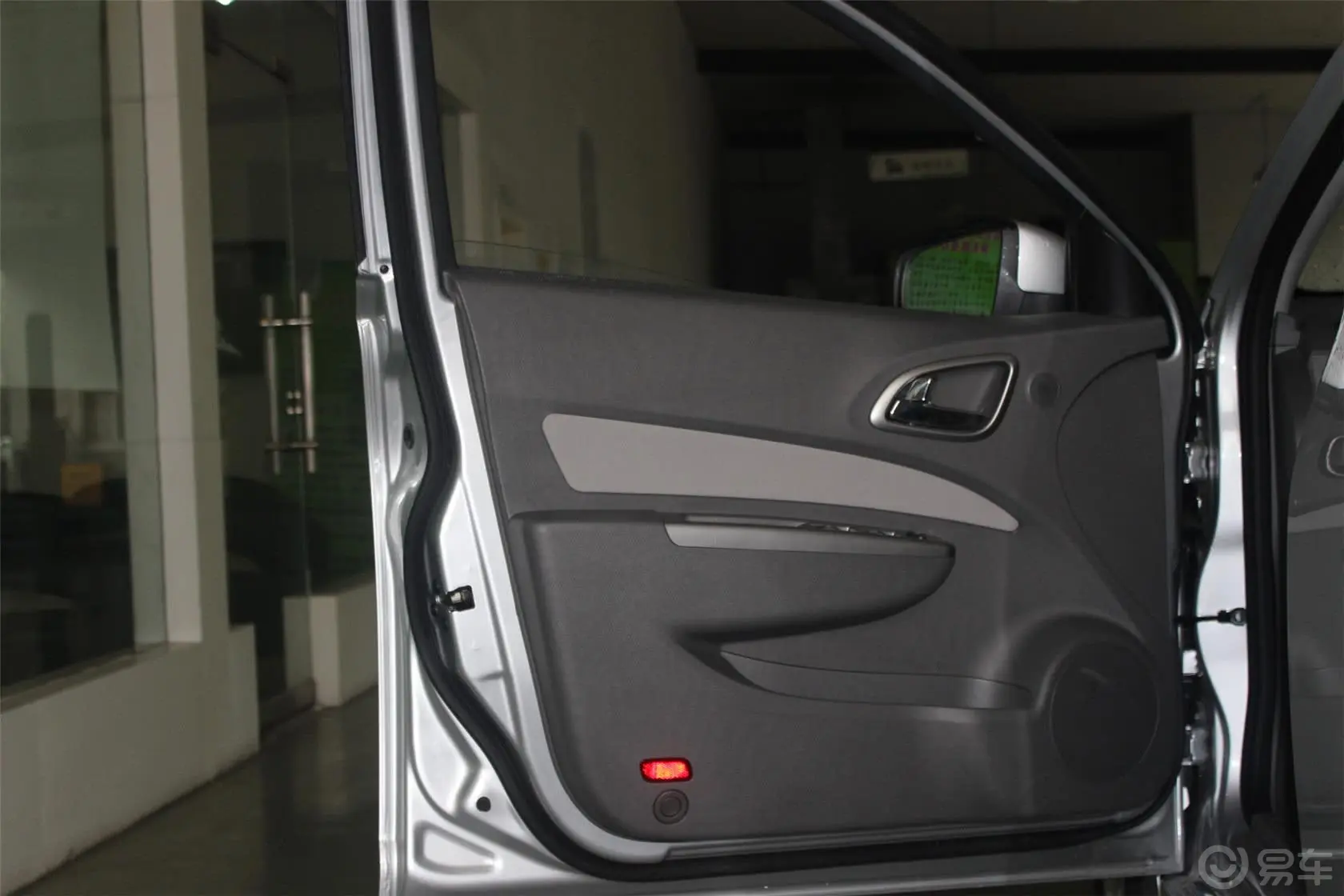 宝骏6301.5L 手动  舒适型驾驶员侧车门内门板