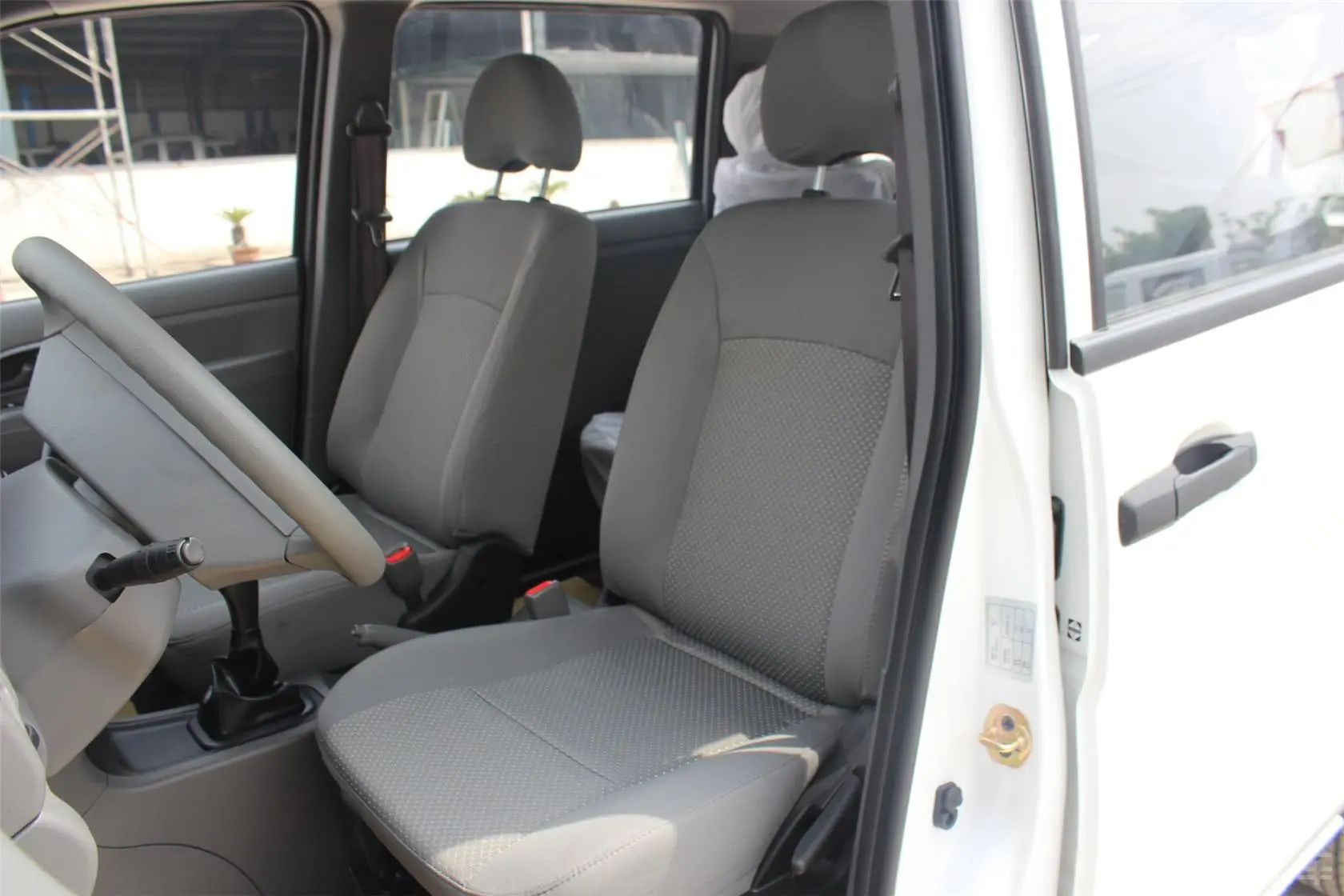 帅客1.5L 手动 标准型 ZN6441V1W4(国IV+OBD)驾驶员座椅