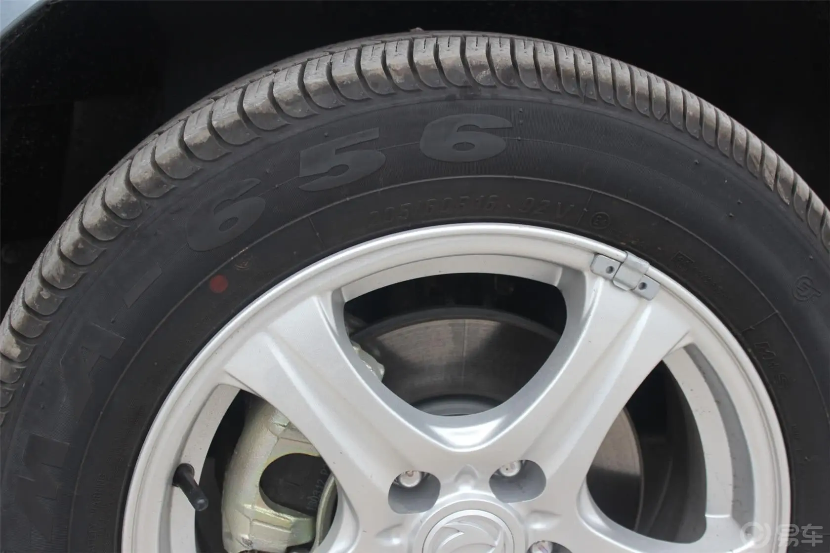 帅客1.6L 手动 豪华型 ZN6441V1B4(国Ⅳ+OBD)轮胎规格
