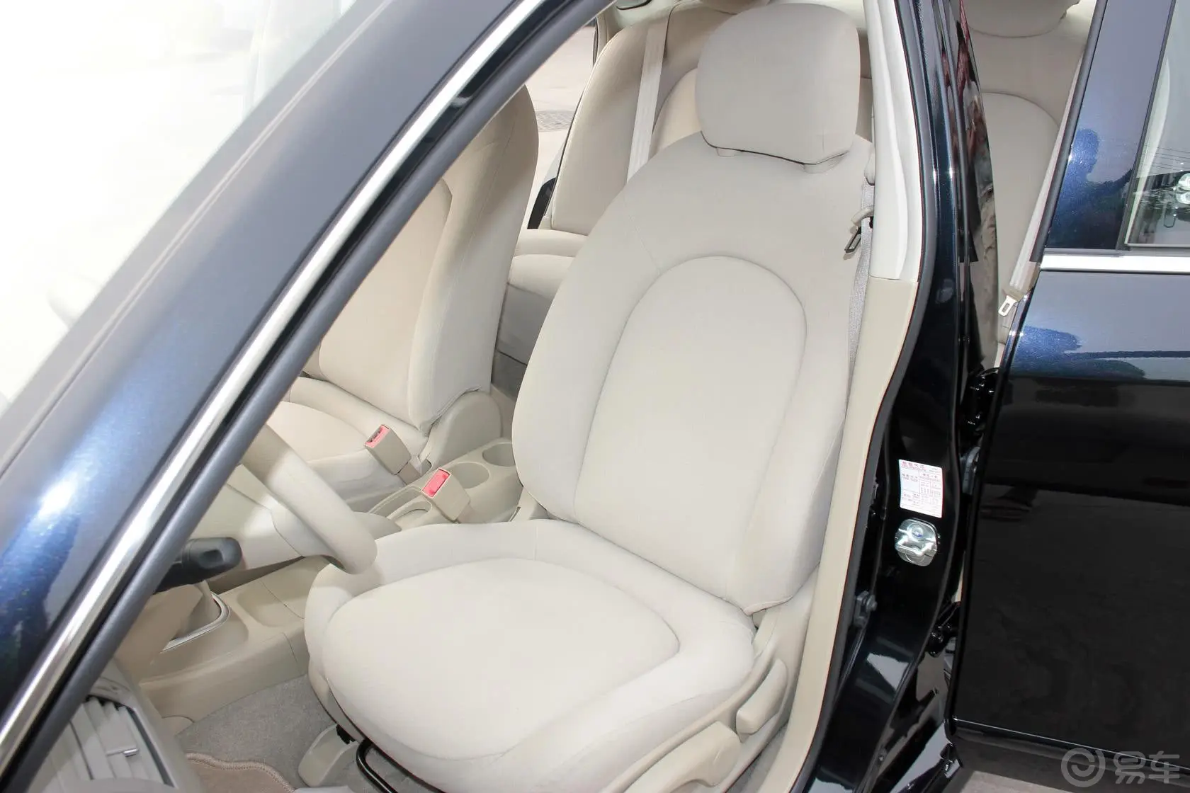 轩逸1.6L 手动 XE 经典舒适版驾驶员座椅