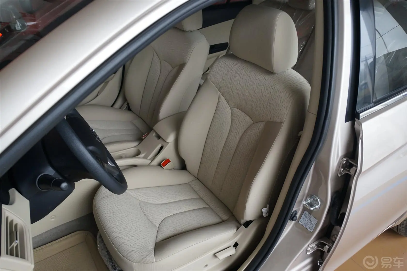 V6菱仕1.5L 手动 舒适版驾驶员座椅