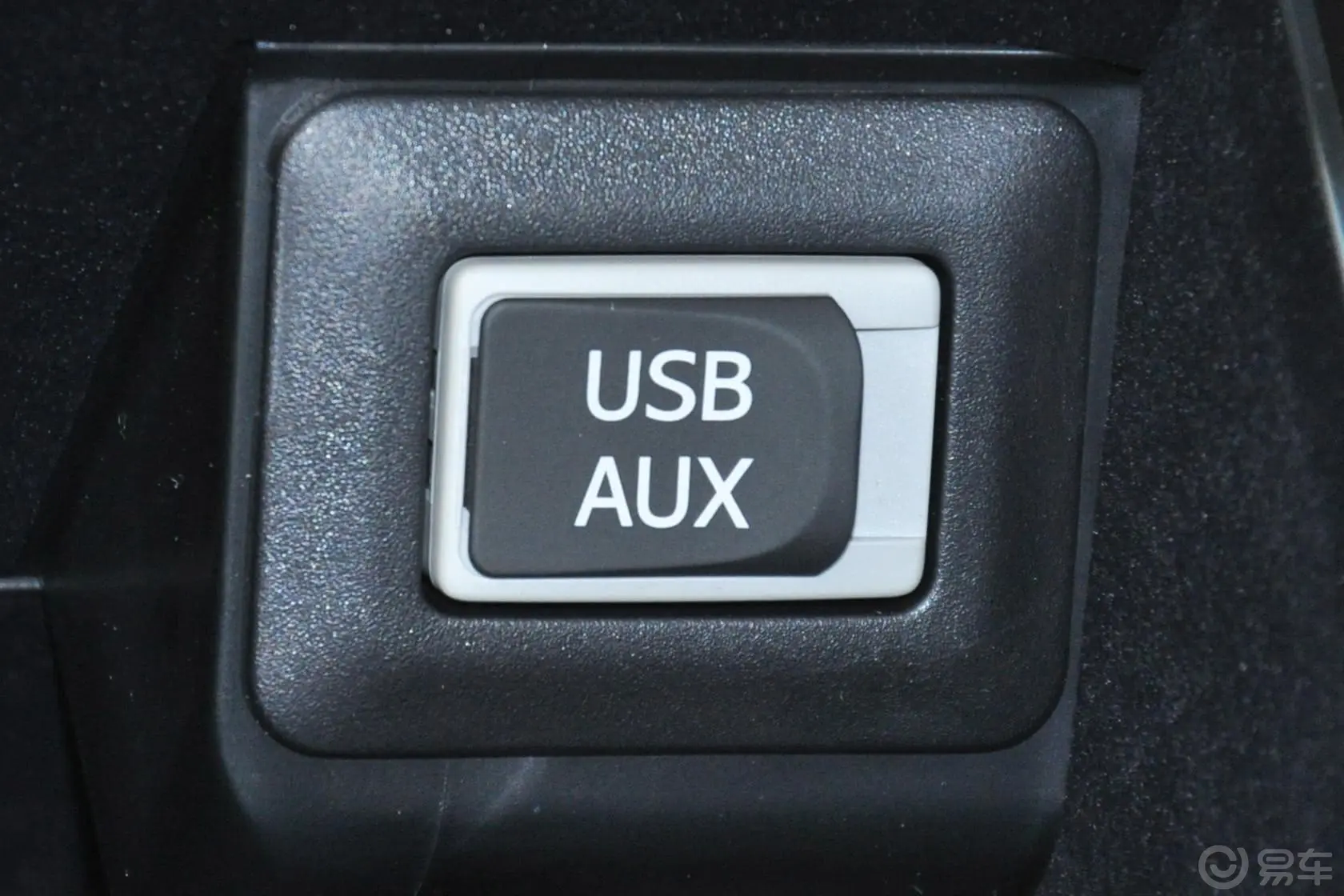 雷克萨斯RX350 典雅版AUX接口
