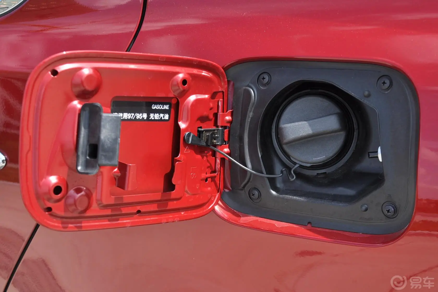 雷克萨斯LS460L 尊贵加长全驱版油箱盖