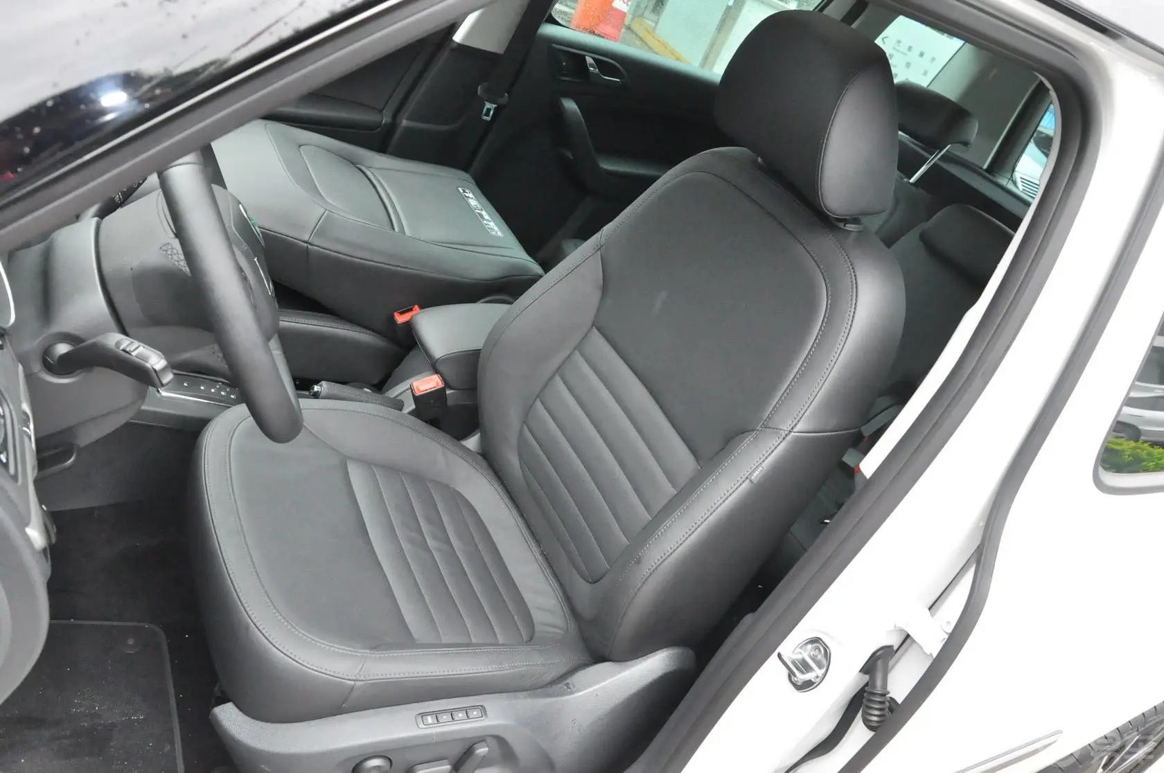 Yeti(进口)1.8L 双离合 尊贵版驾驶员座椅