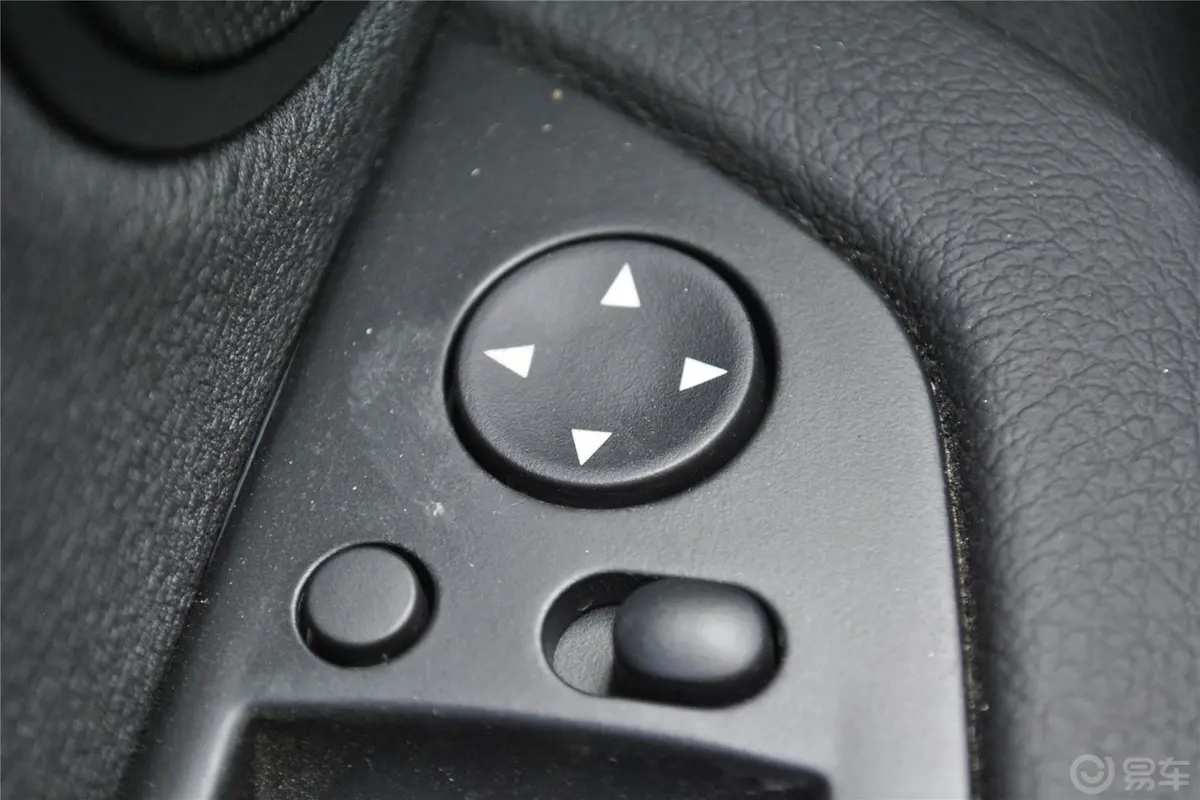 宝马X5(进口)xDrive35i M运动型外后视镜控制键