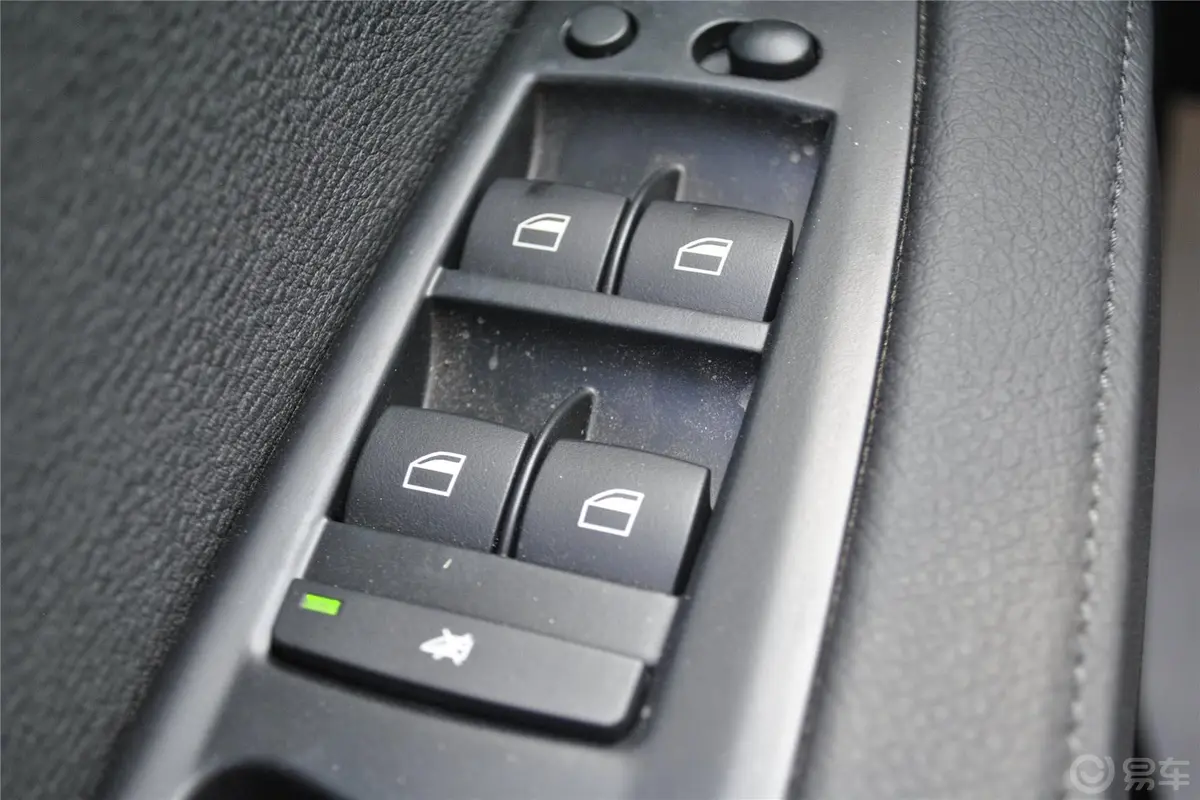 宝马X5(进口)xDrive35i M运动型车窗升降键