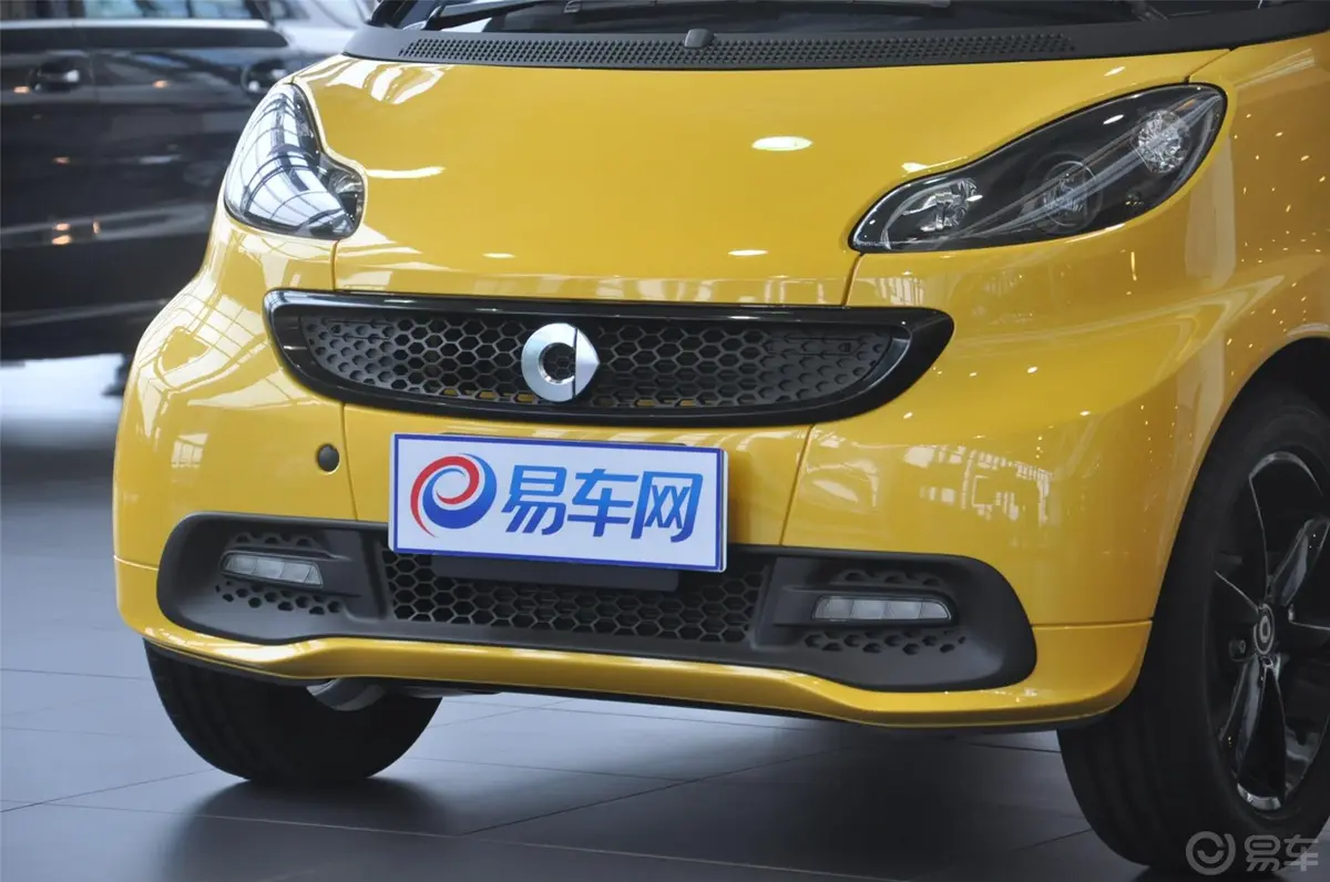 smart fortwo1.0T 敞篷城市游侠特别版外观