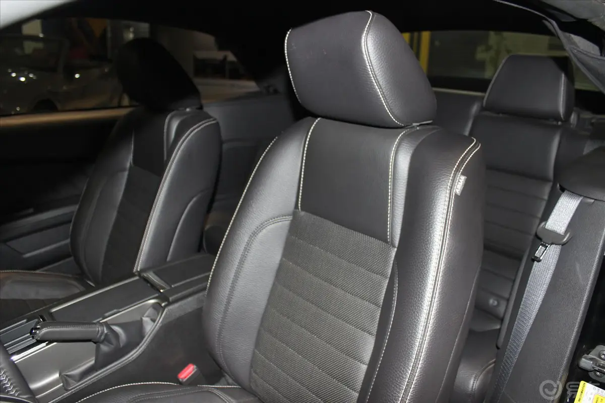 Mustang3.7L 自动 软顶敞篷驾驶员座椅