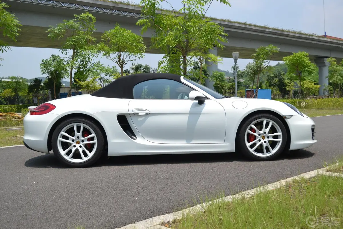 BoxsterBoxster S 3.4正侧车头向右水平