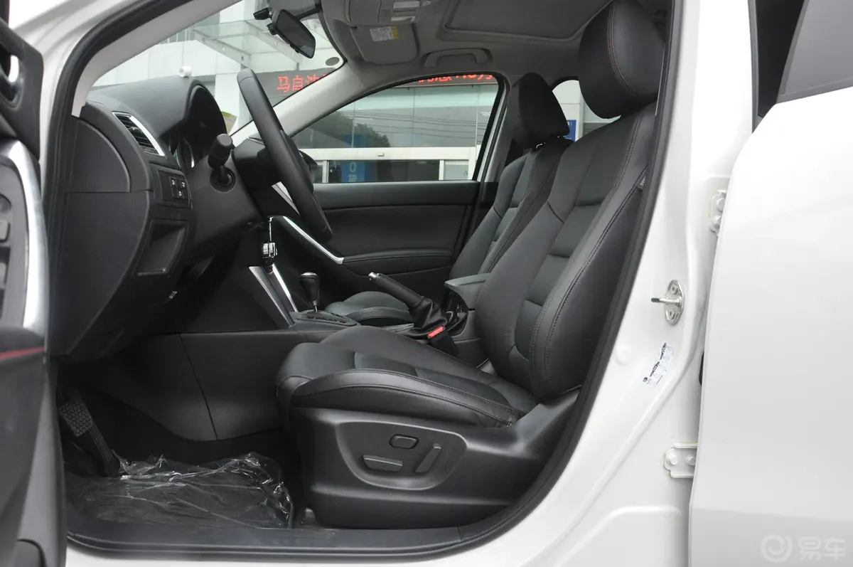 马自达CX-52.0L 自动 四驱 尊贵型前排空间