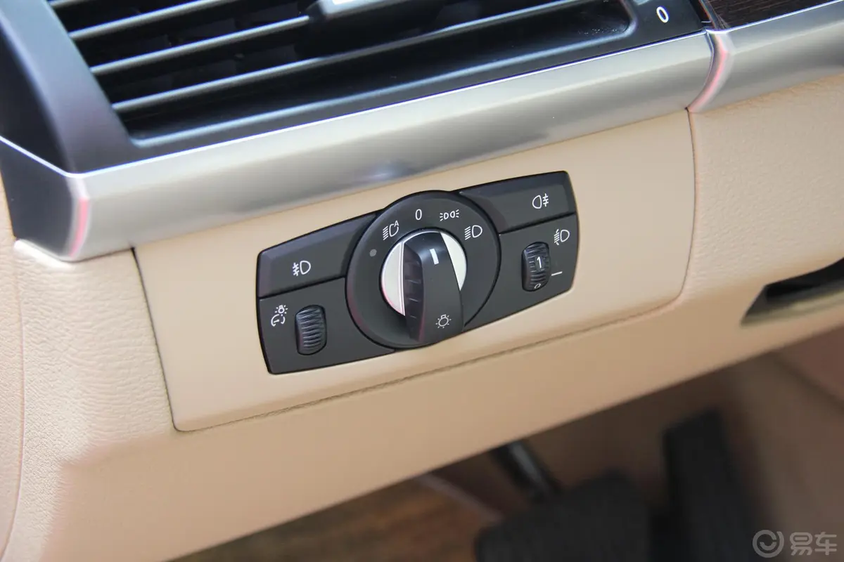 宝马X5(进口)xDrive35i 手自一体 美规版大灯开关