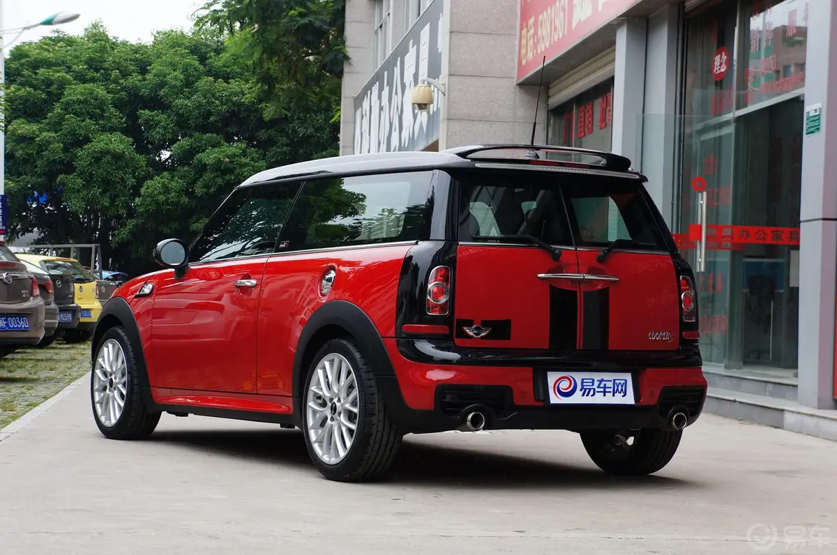 MINI CLUBMAN1.6T COOPER S 中国任务版侧后45度车头向左水平