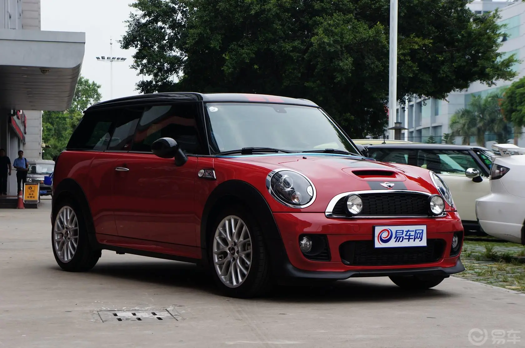 MINI CLUBMAN1.6T COOPER S 中国任务版侧前45度车头向左水平