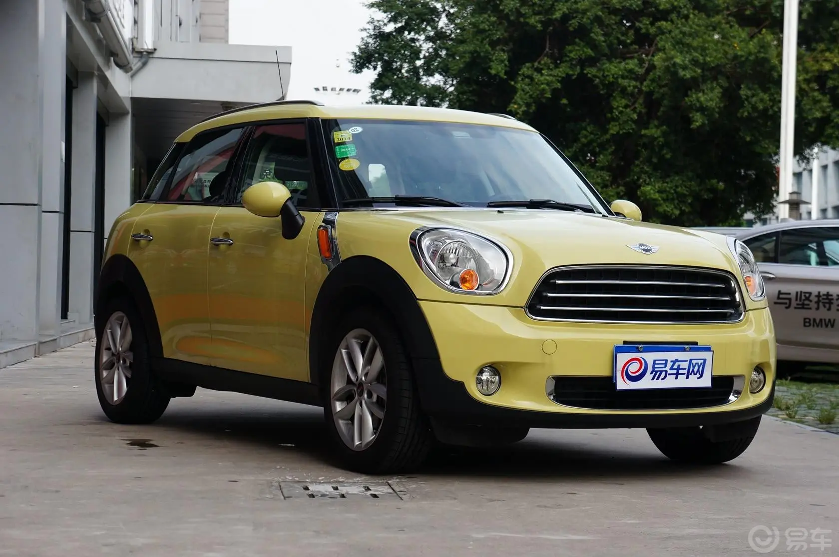 MINI COUNTRYMAN1.6L ONE侧前45度车头向右水平