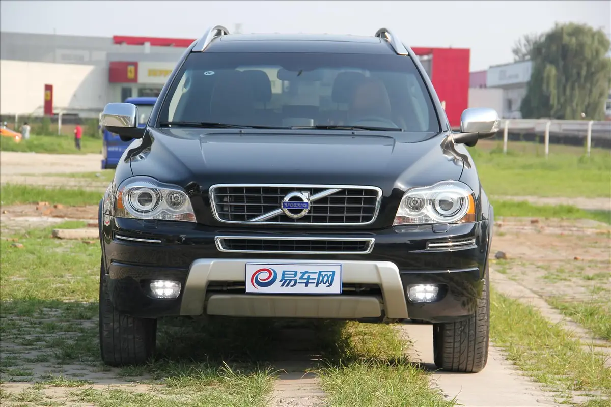 沃尔沃XC902.5T T5 行政版正前水平