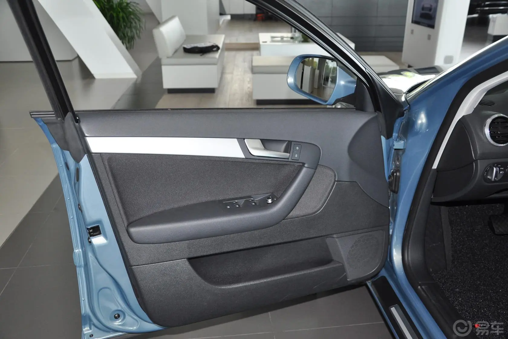 奥迪A3(进口)Sportback 30 TFSI 舒适型驾驶员侧车门内门板