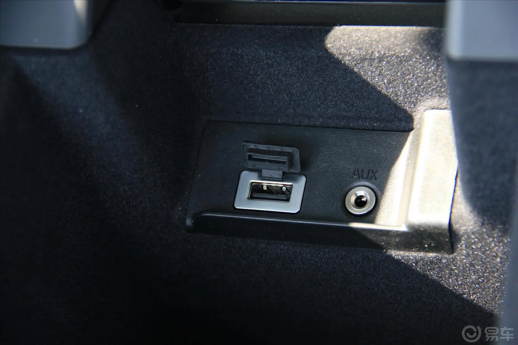 沃尔沃S60(进口)2.0T 手自一体 T5 舒适版USB接口