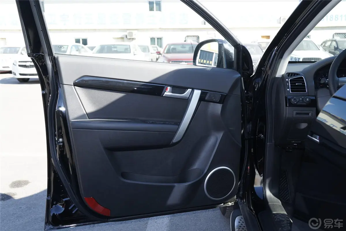科帕奇2.4L 自动 7座旗舰版驾驶员侧车门内门板