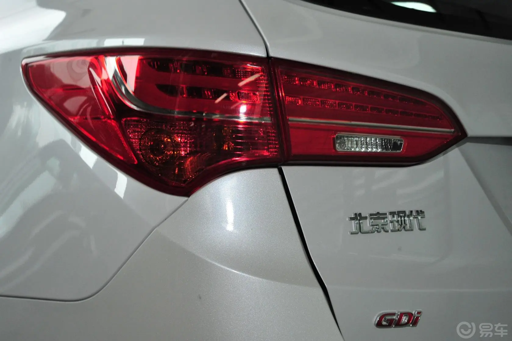 胜达2.4L GLS 四驱 自动 智能型尾灯侧45度俯拍