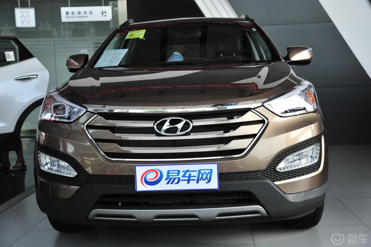 胜达2.4L GLS 四驱 自动 智能型正前水平