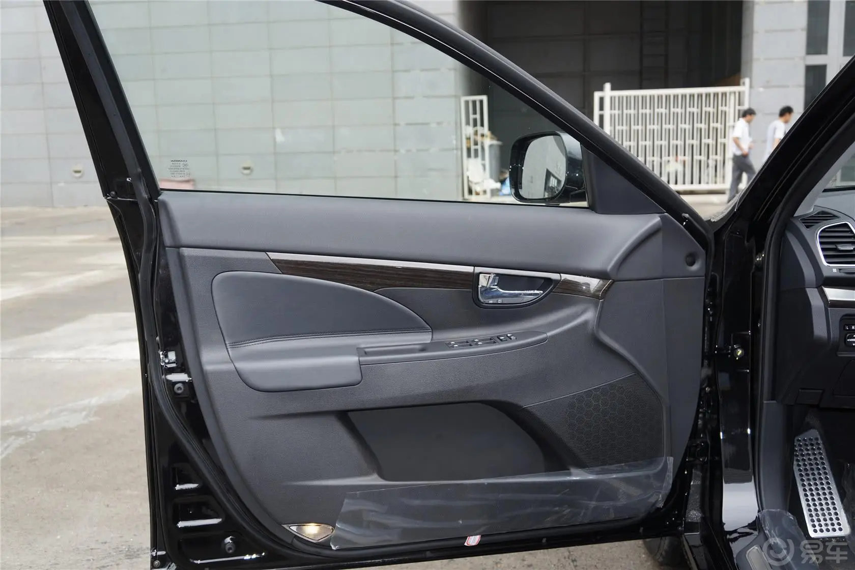 睿骋1.8T 自动 旗舰型驾驶员侧车门内门板