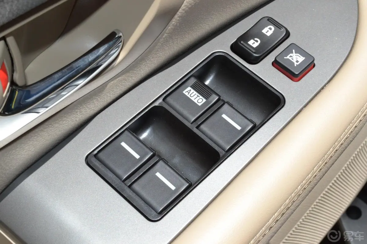 比亚迪S62.4L 手动 豪华型 劲悦版车窗升降键
