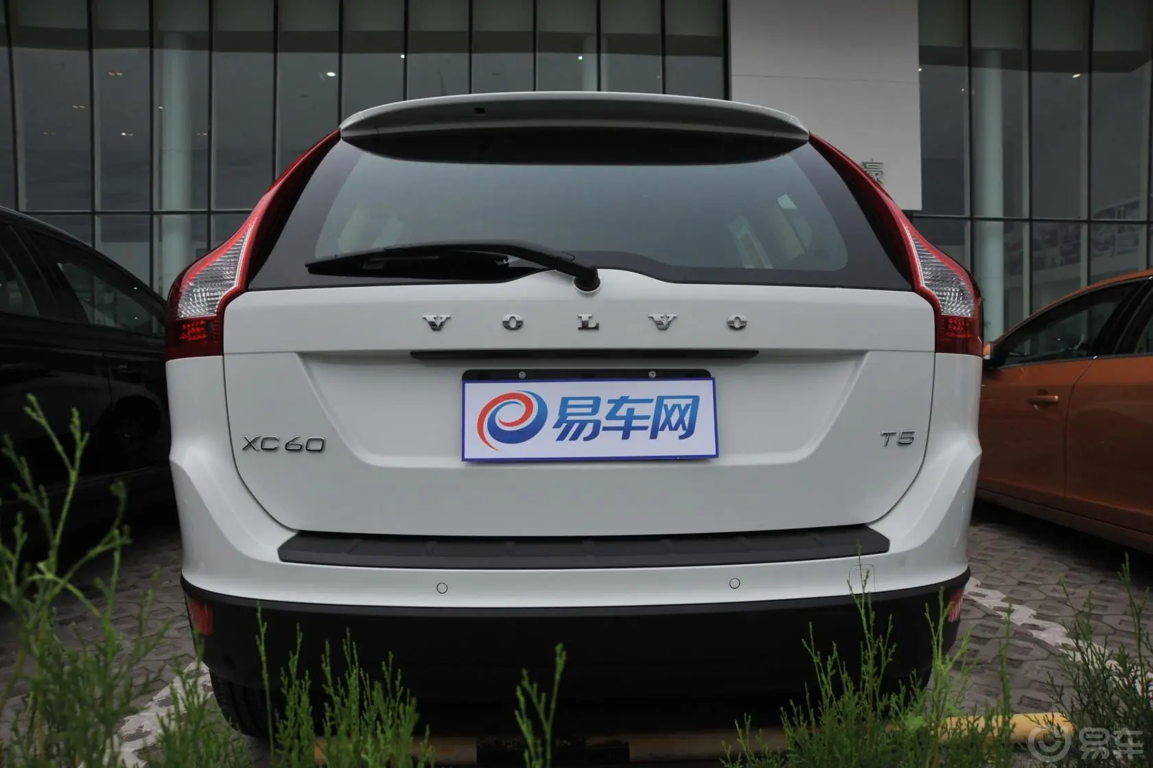 沃尔沃XC60(进口)2.0T T5 智尚版正后水平