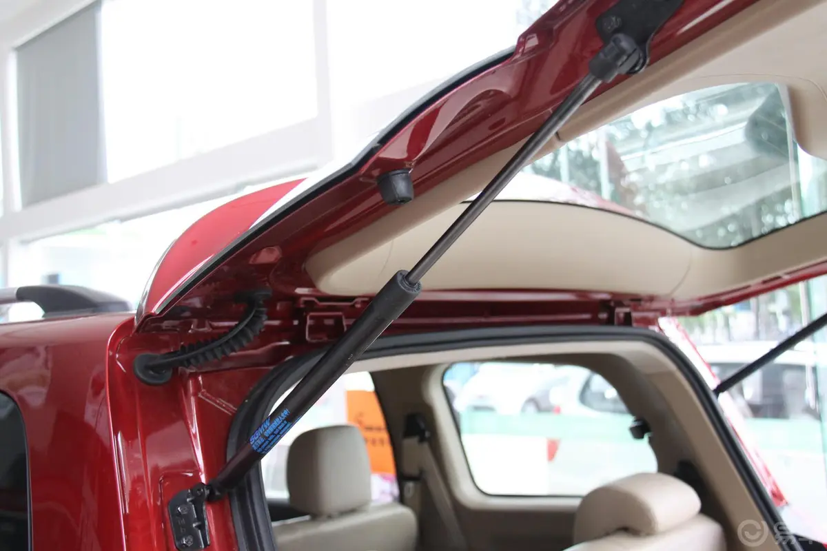 五菱宏光S1.5L S 手动 豪华型行李厢支撑杆