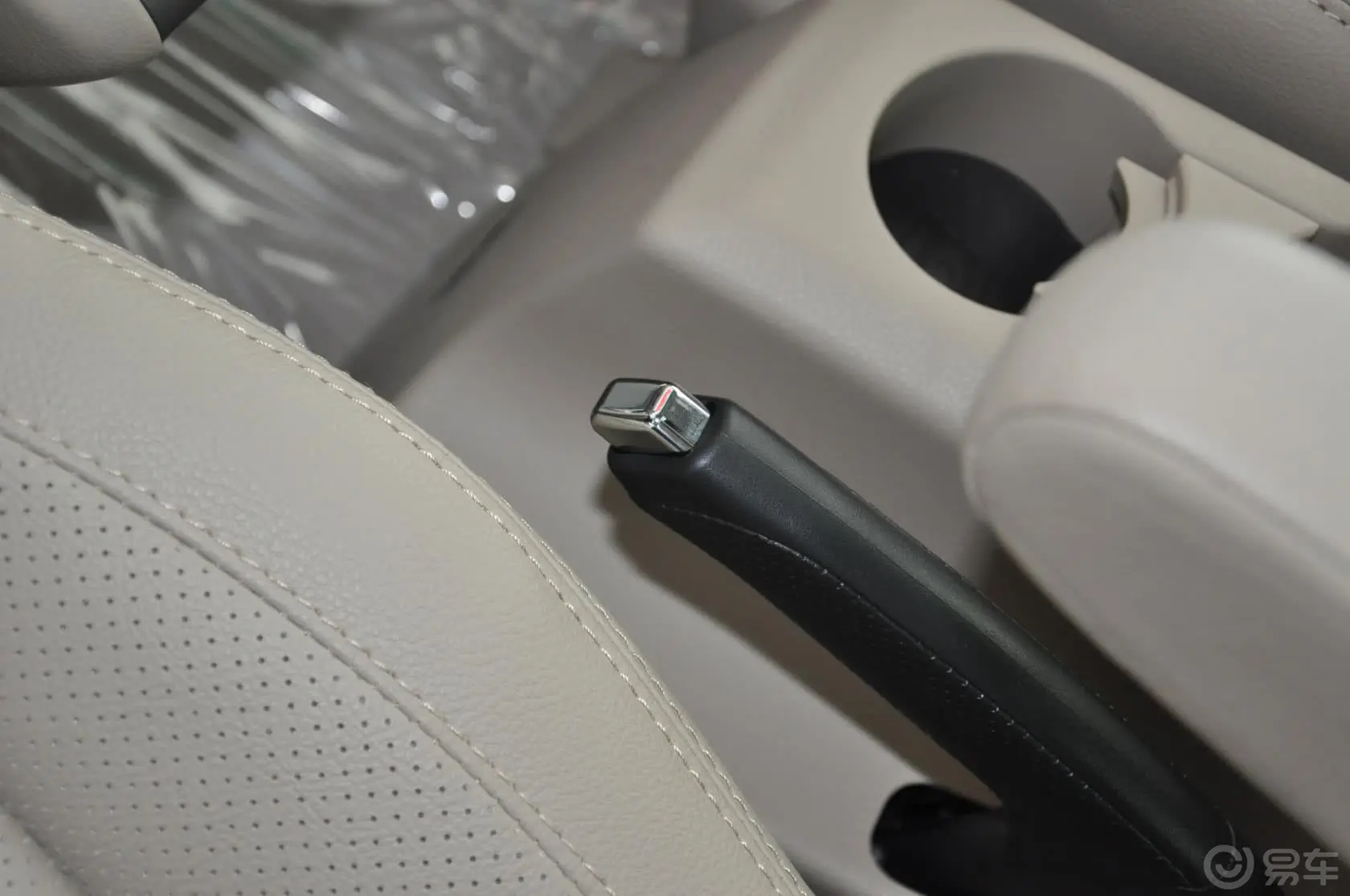 比亚迪S62.4L 自动 精英型 劲悦版驻车制动（手刹，电子，脚刹）