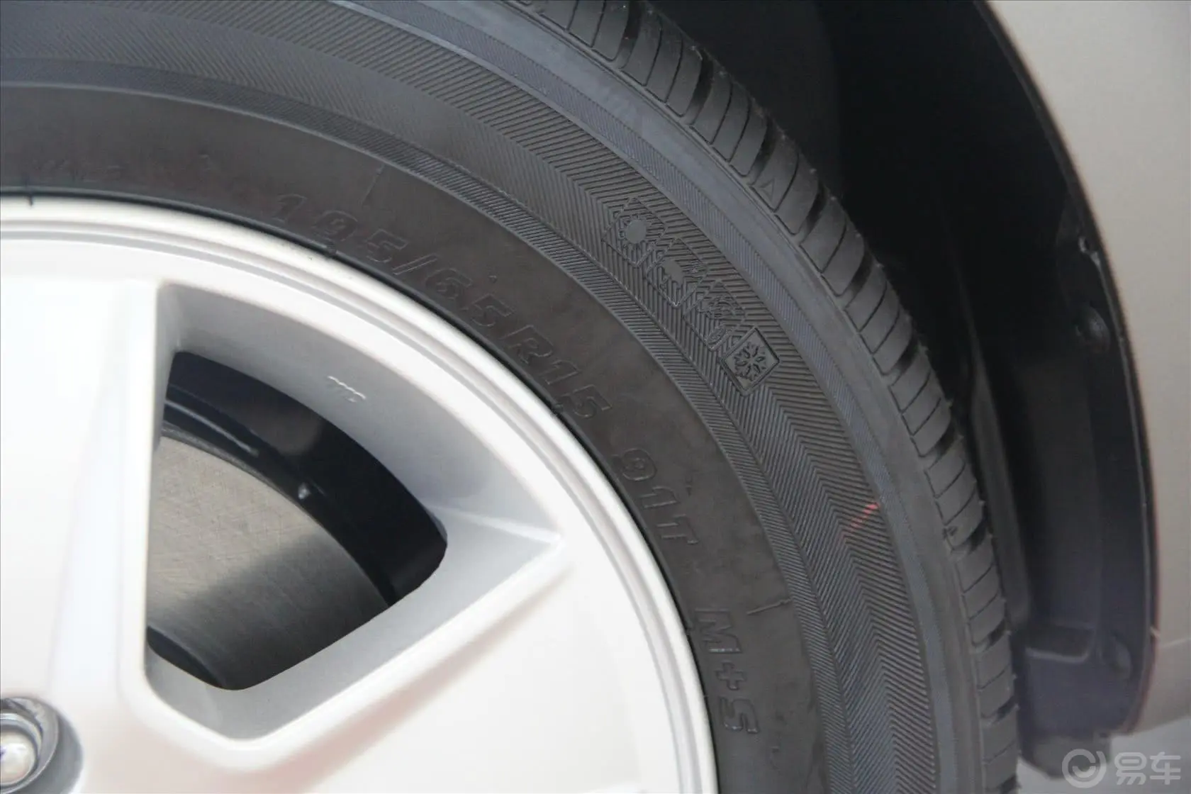 福瑞迪1.6L 手动 GL 纪念版轮胎规格