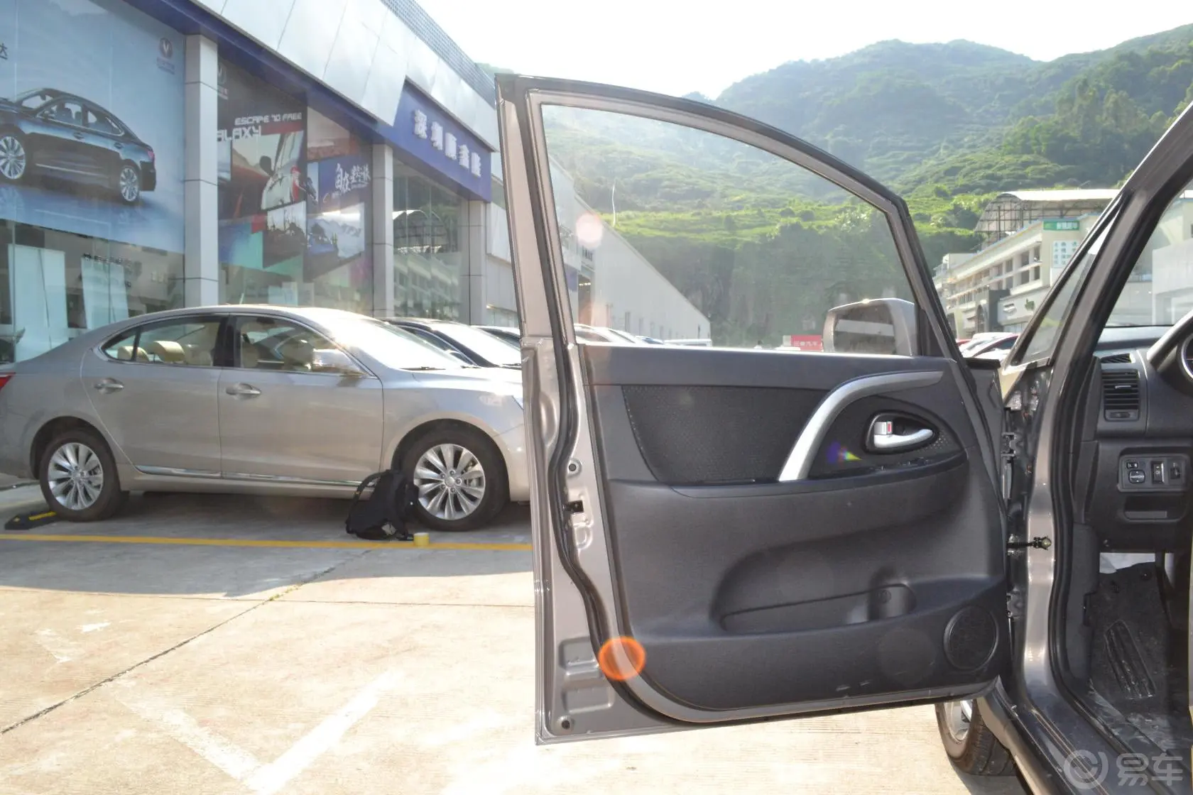 长安CX201.4L 手动 运动版 国IV驾驶员侧车门内门板