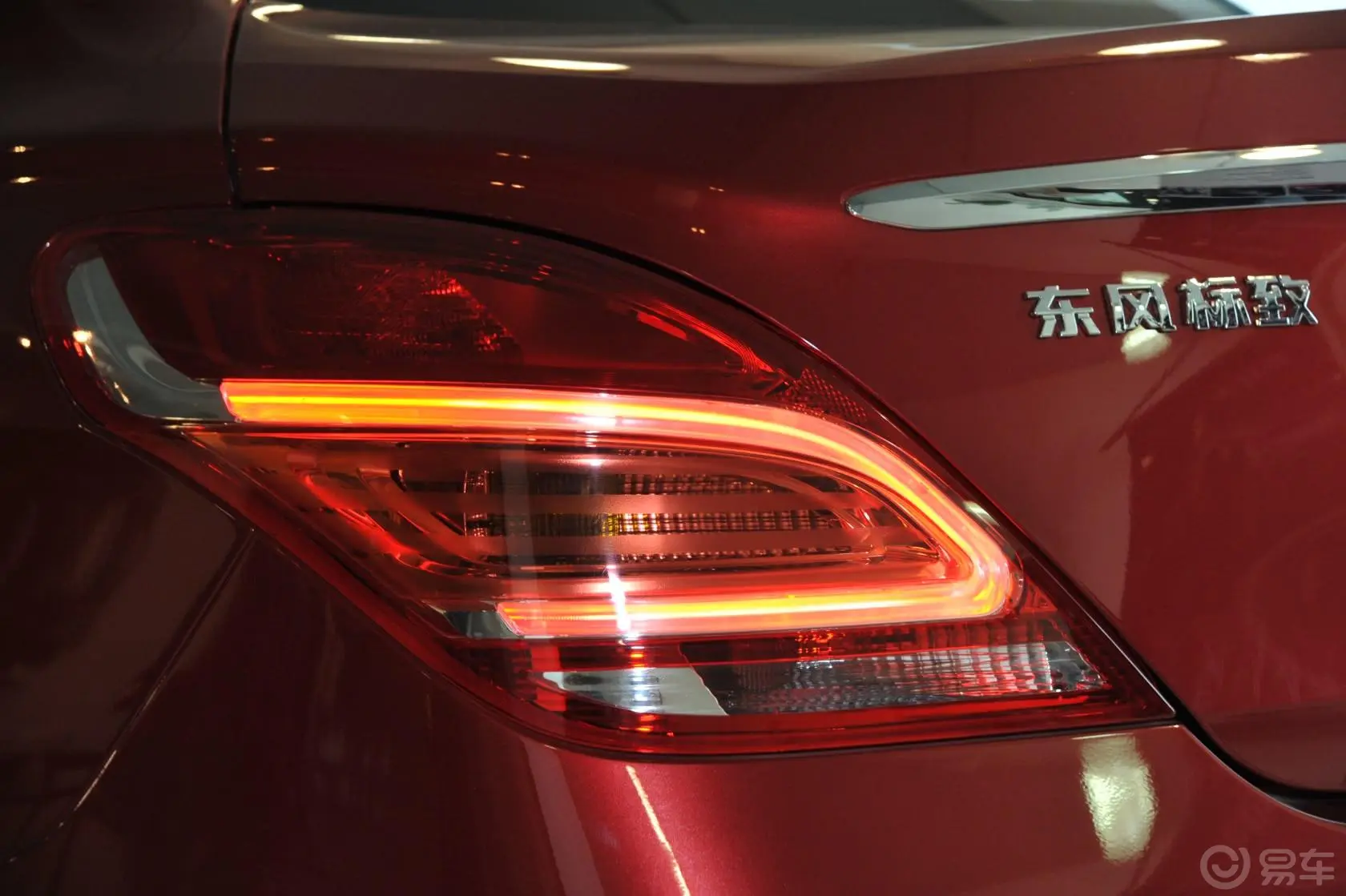 标致3081.6L 手动 优尚型 音乐导航版外观