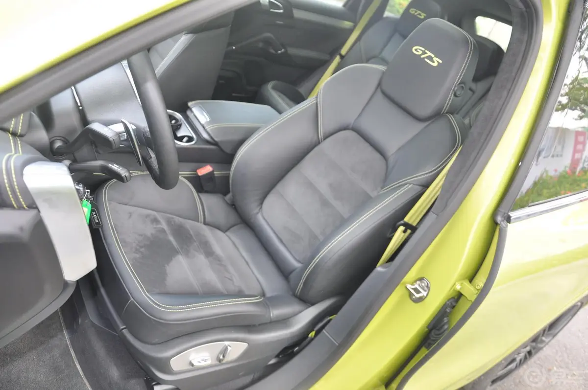 CayenneCayenne GTS 4.8L驾驶员座椅