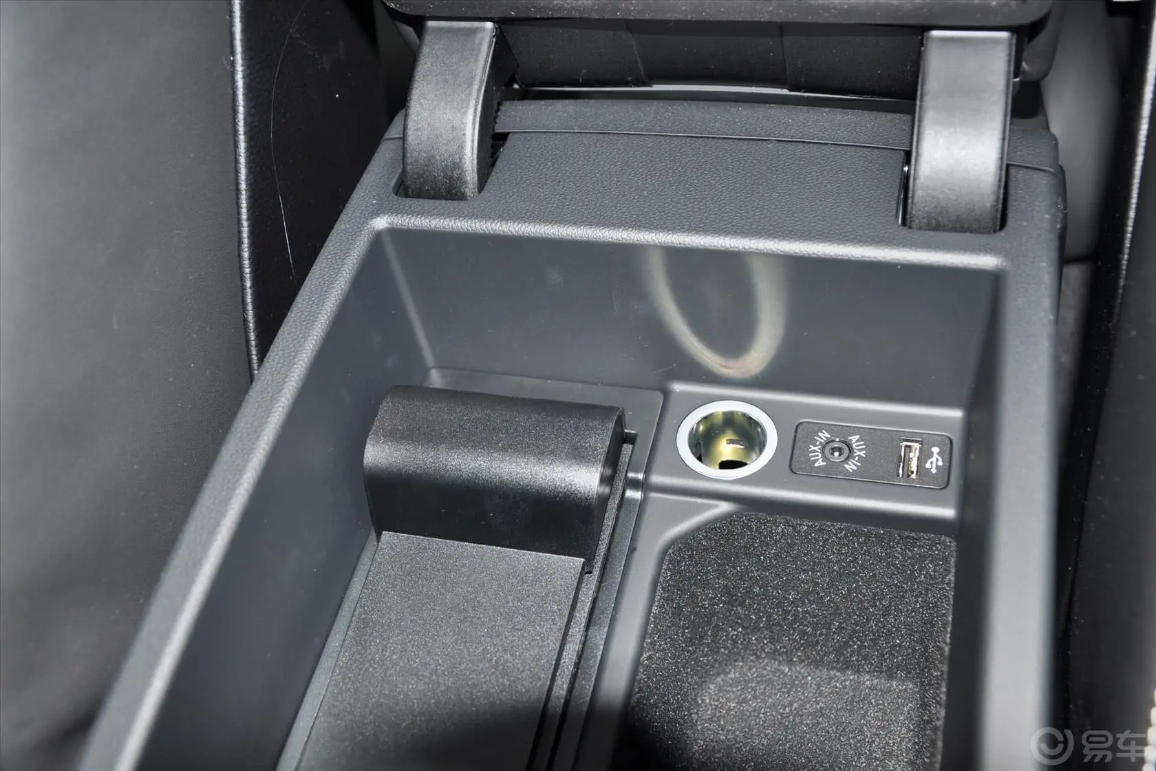 宝马M3敞篷轿跑 磨砂限量版USB接口