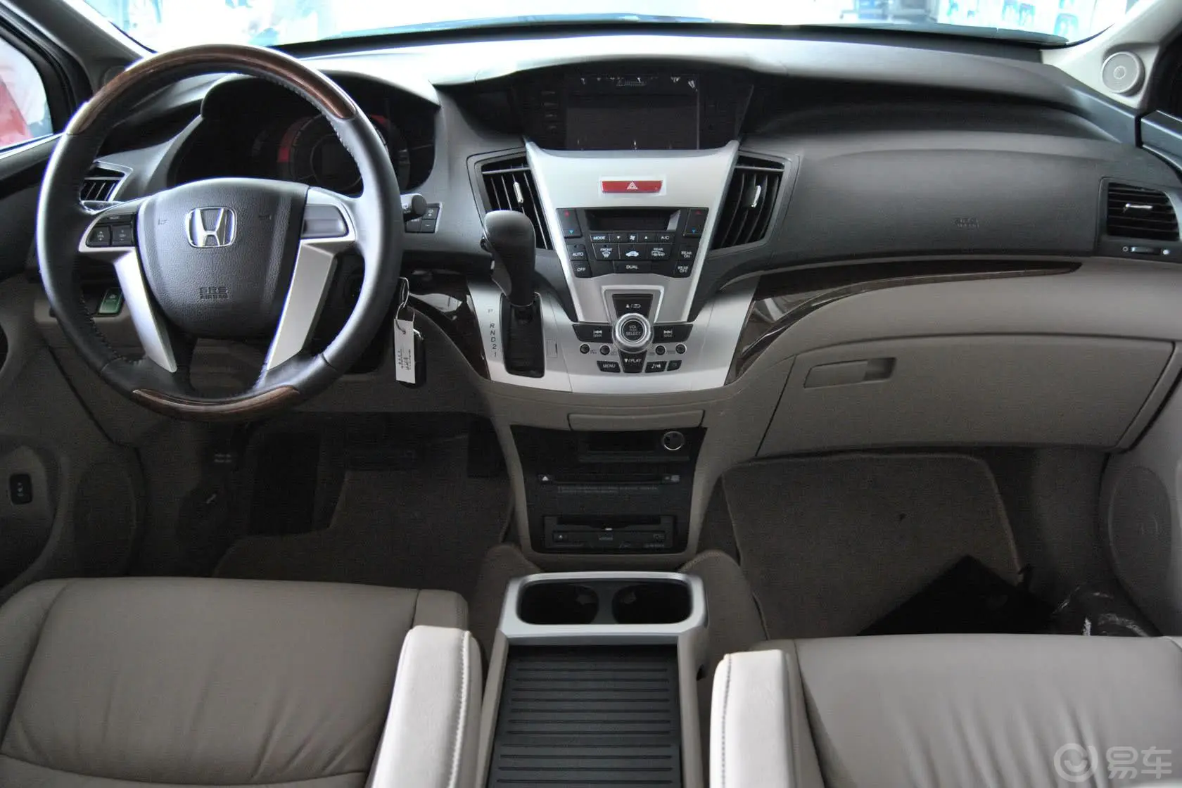 奥德赛2.4L 自动 舒适版前排车顶中央控制区