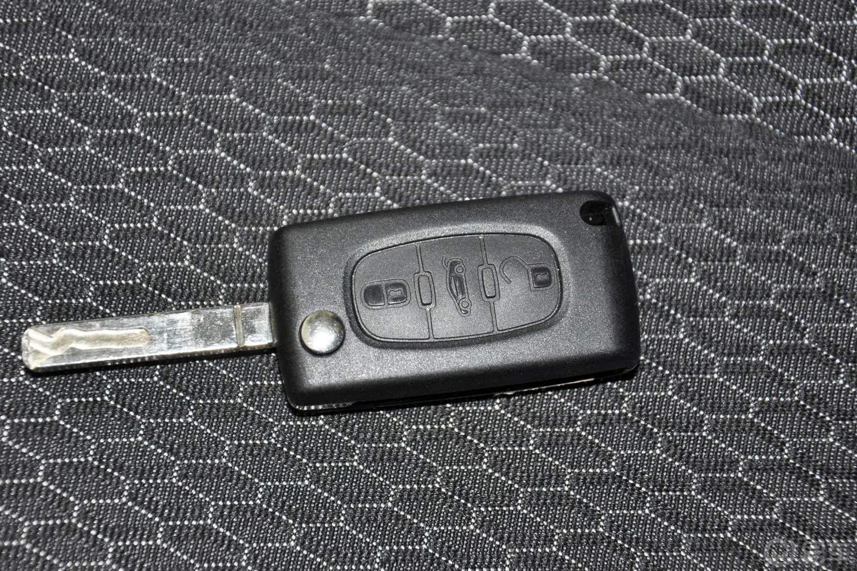 标致3081.6L 自动 优尚型钥匙