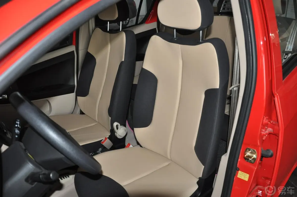 经典熊猫1.3L 自动 尊贵型驾驶员座椅