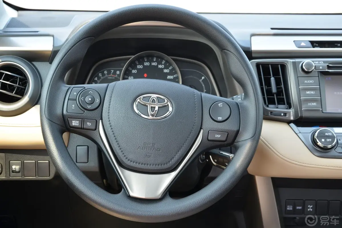 RAV4荣放2.0L CVT 风尚版方向盘