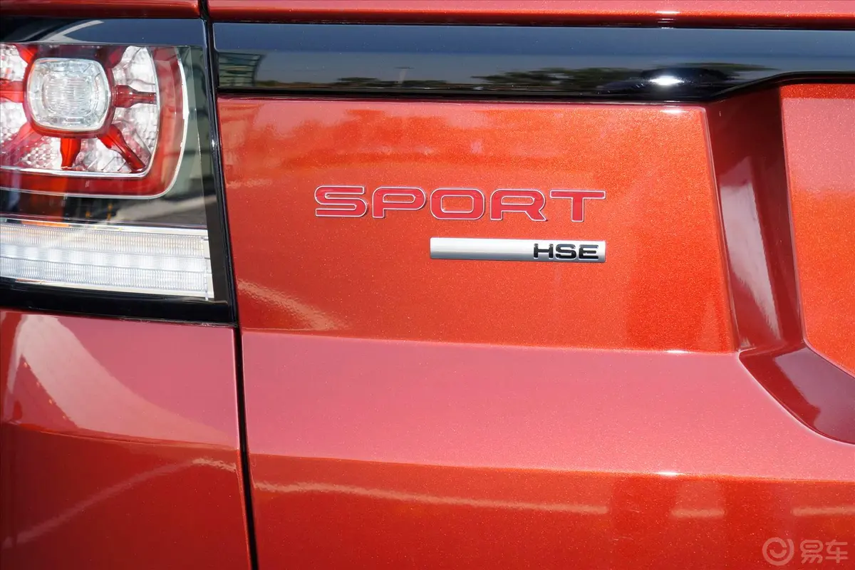 揽胜运动版3.0 V6 SC 汽油版 智利红限量版尾标