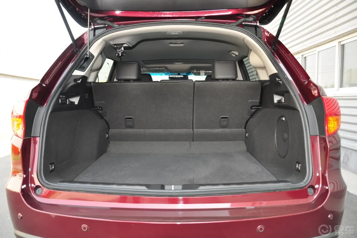 讴歌RDX(进口)3.5L V6行李箱空间