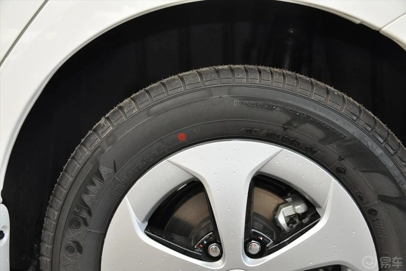 普锐斯1.8L CVT 标准版轮胎规格