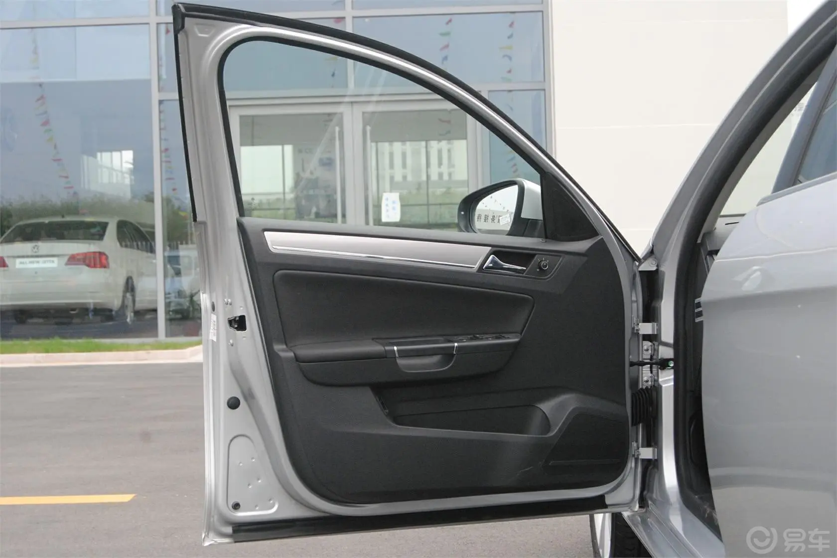 宝来1.6L 手动 舒适型驾驶员侧车门内门板