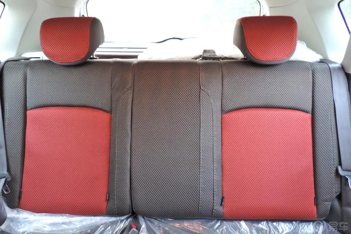 风神H30Cross 1.5L 自动 尊尚型后排座椅