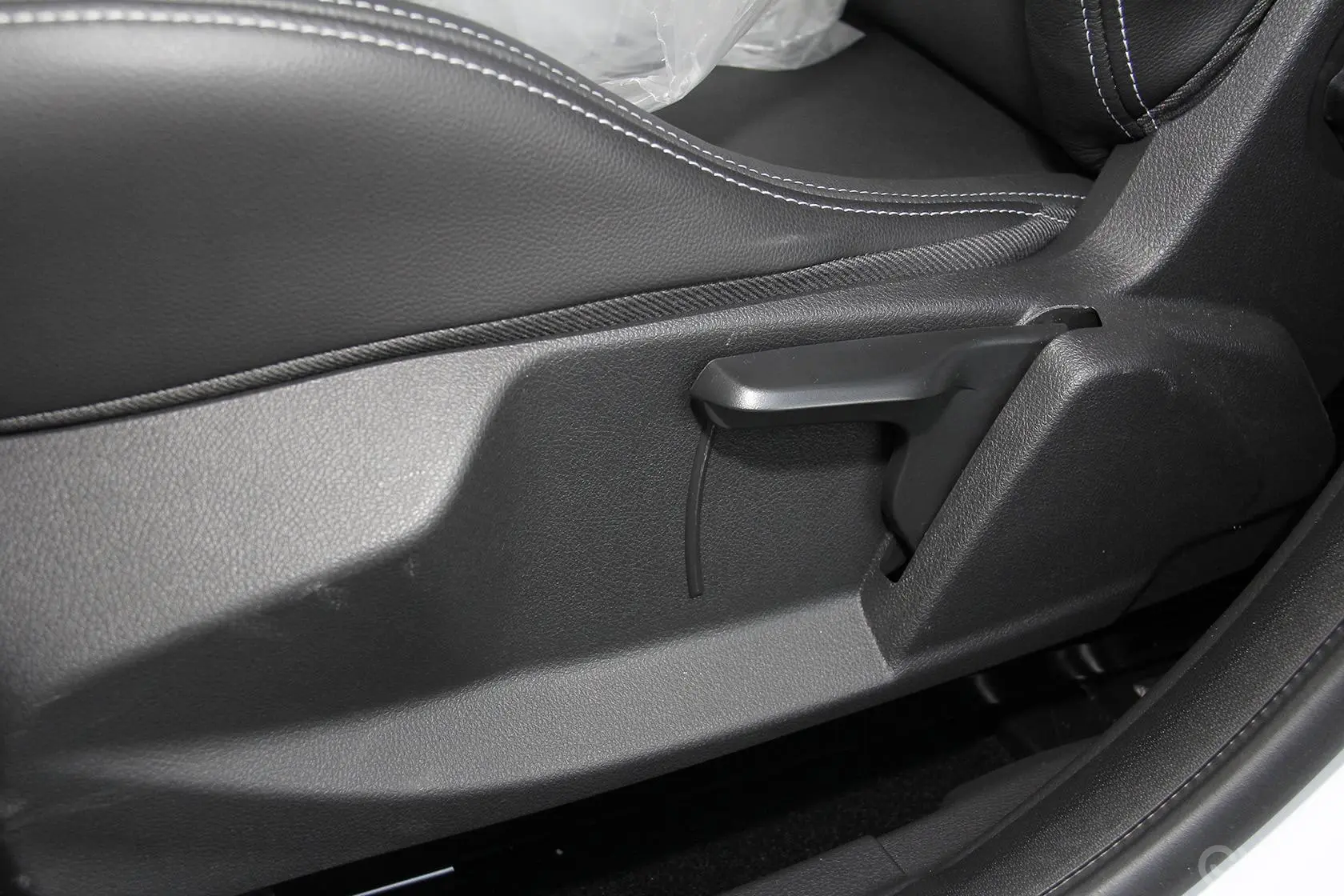 福克斯(进口)ST 2.0T 手动 标准版座椅调节键