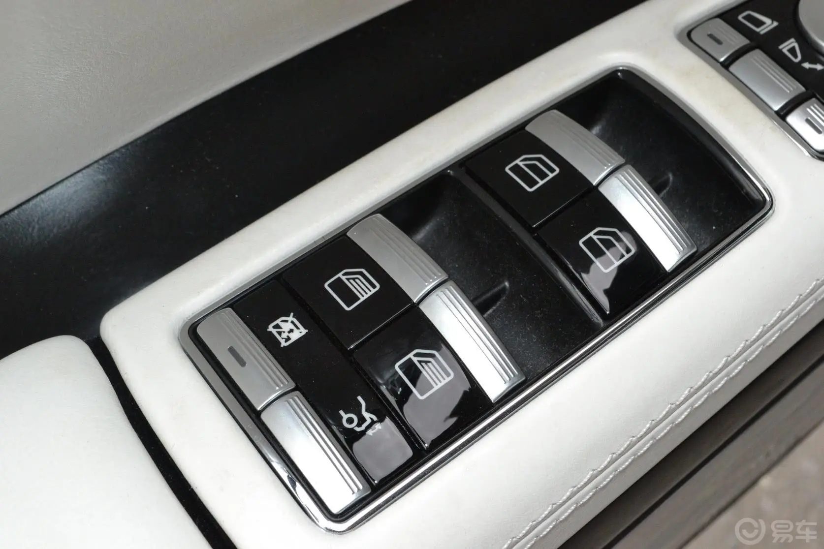 奔驰S级S600L Grand Edition designo车窗升降键