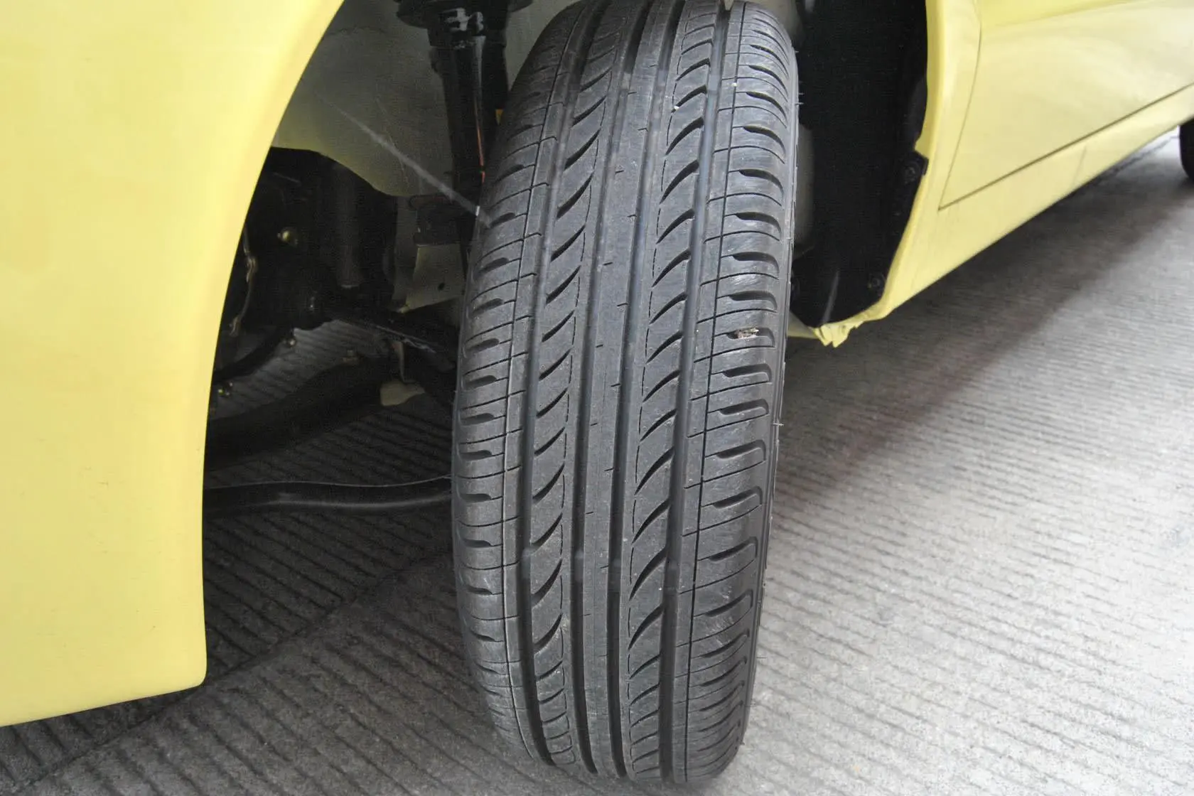 奇瑞QQ31.0L 手动 时尚版 冠军型轮胎花纹