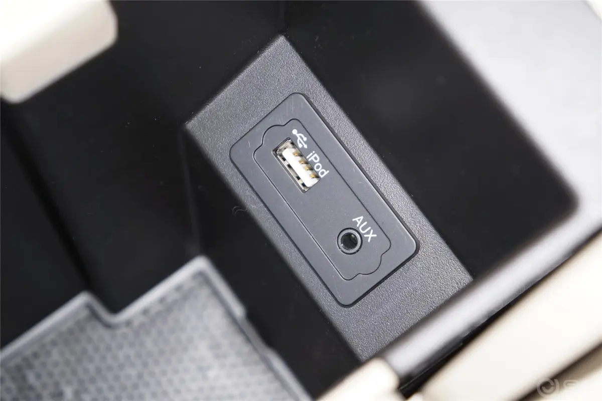 艾瑞泽71.6L 手动 致领版USB接口