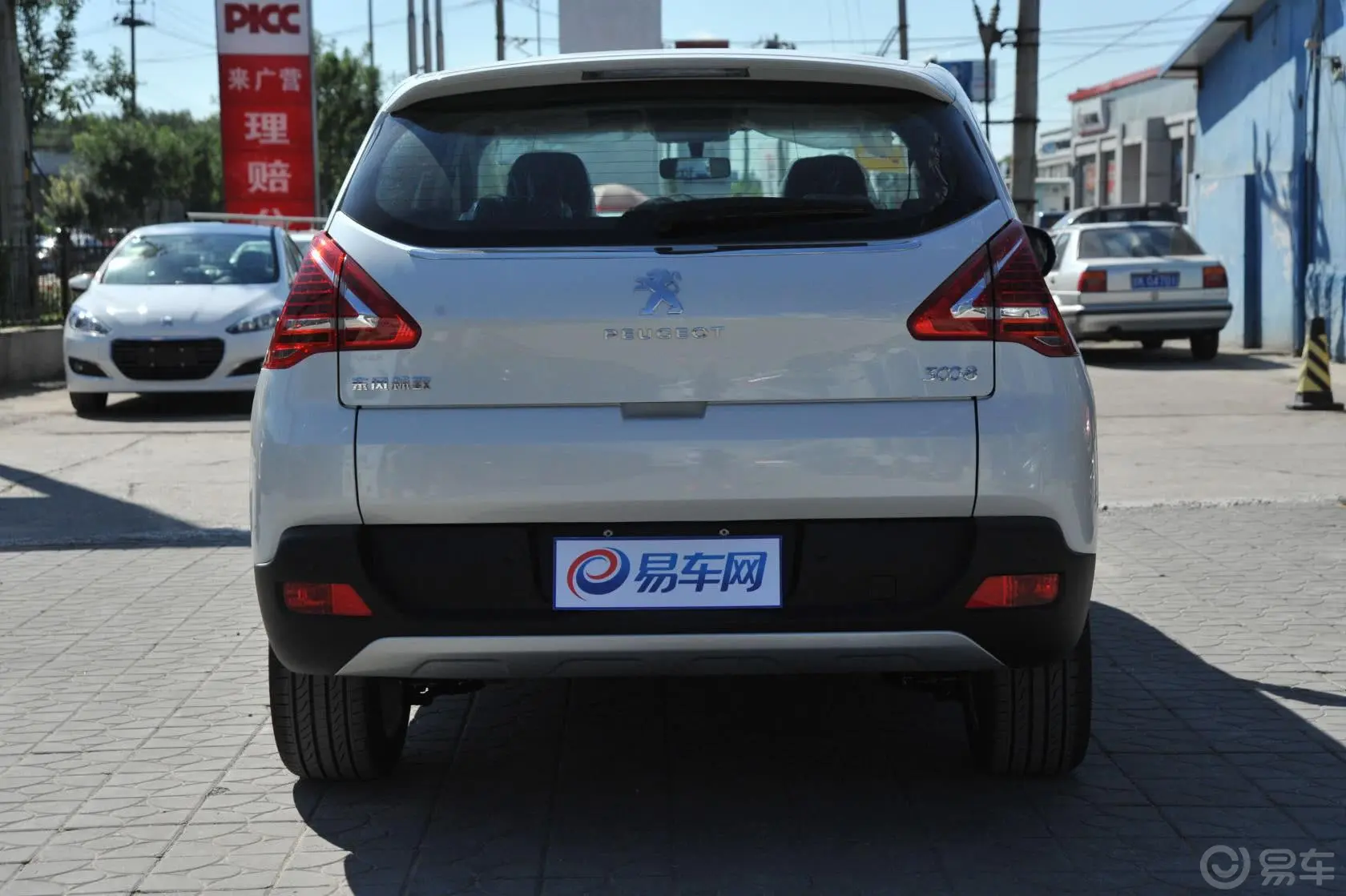 标致30082.0L 自动 潮流版正后水平