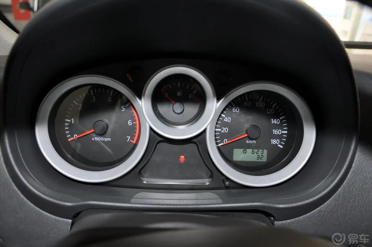 风景G5财富快车 2.0L 手动 舒适版 汽油 短轴仪表盘