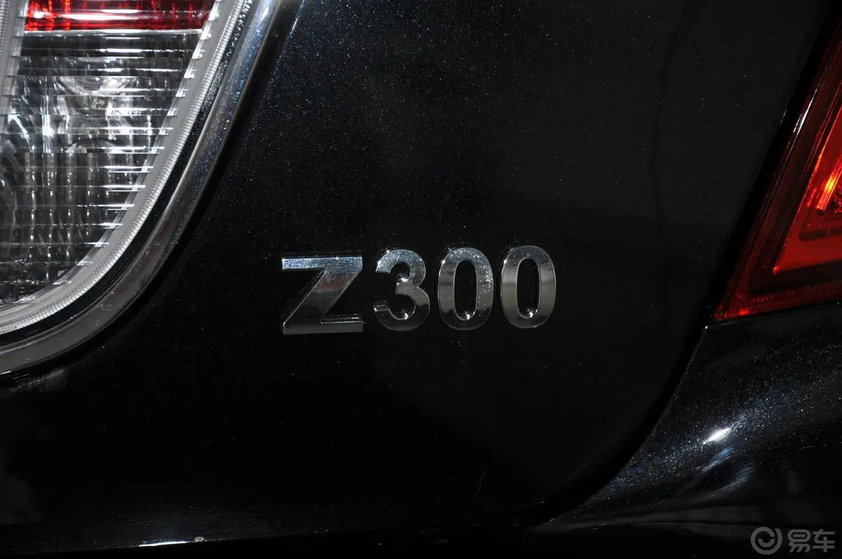 众泰Z3001.5L 手动 精英型尾标
